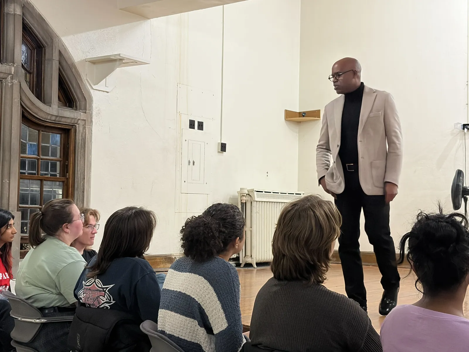A salon in session